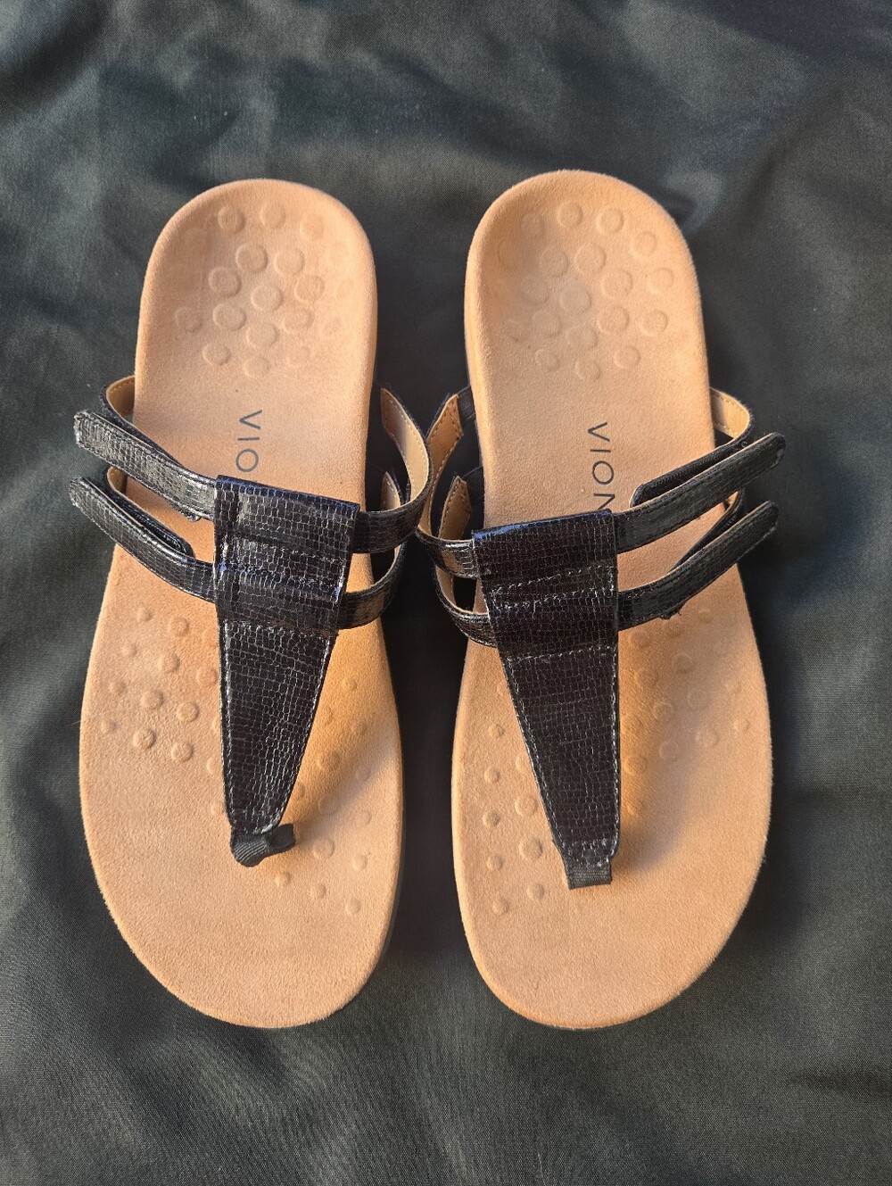 Vionic Black Leather T-Strap Sandals with Tan Footbed New No Box